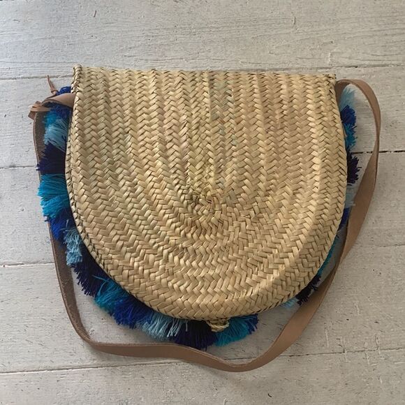 French Baskets Boho Fringe Pom Pom Mail Straw Bag - Picture 7 of 9
